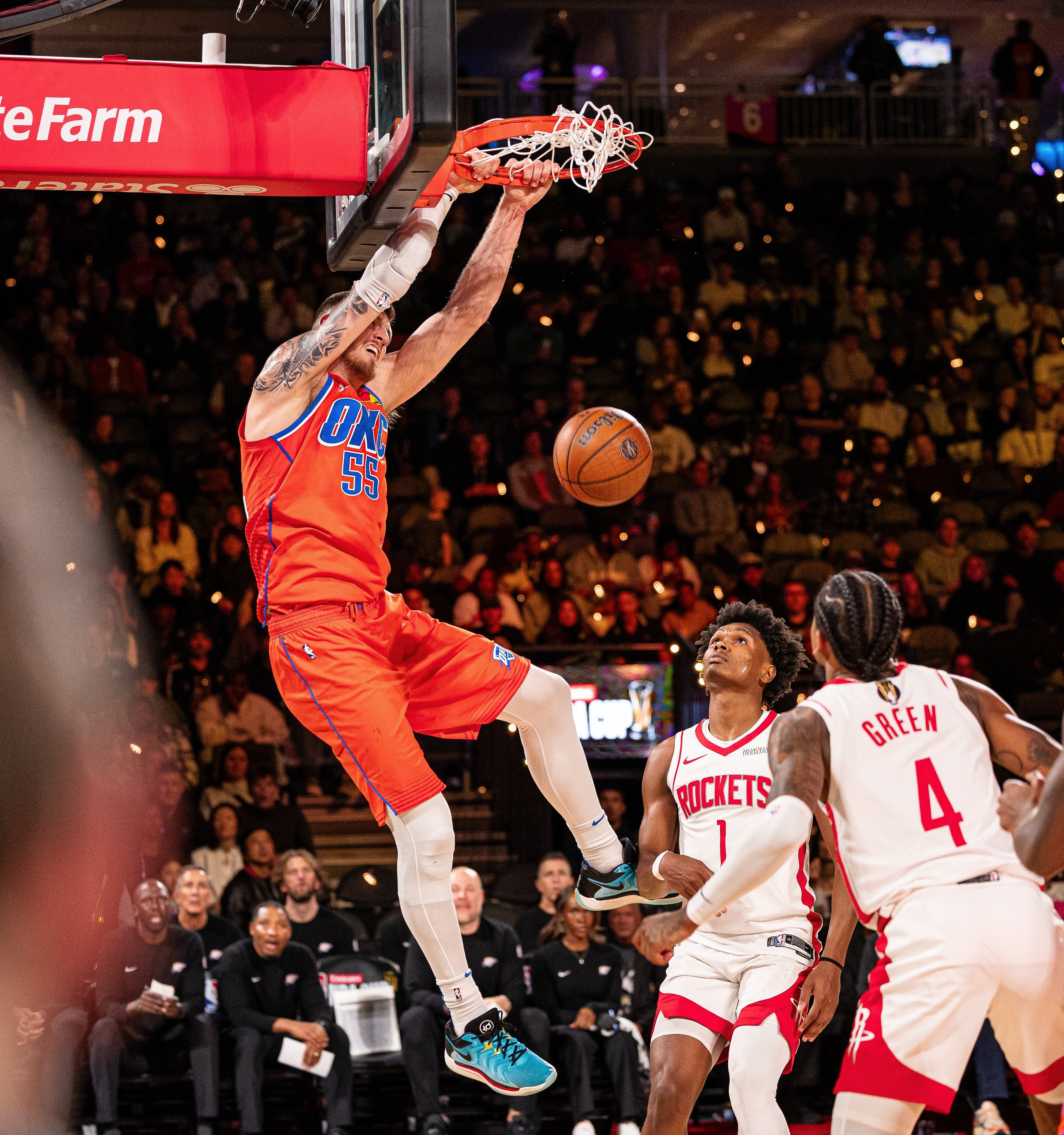 欧超杯赛程吃紧；亚特兰大关键时刻官宣签约；底气十足；更衣室氛围转暖的简单介绍