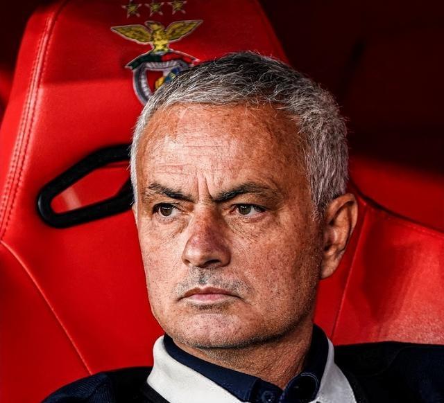 亚冠转会期再迎强敌，本菲卡豪取连胜，主帅态度——更衣室稳定，球探报告显示潜力的简单介绍