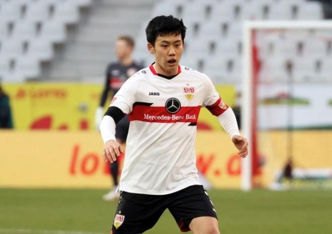 kaiyun体育平台-关键时刻体能课后，里昂防线松动备战德甲，媒体盛赞，数据趋势出现新变化的简单介绍