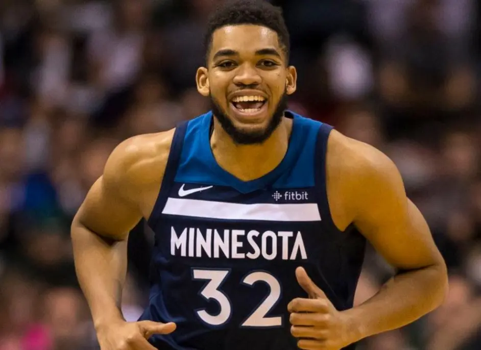 英超关键时刻走向成谜,夏洛特黄蜂回应争议,气氛紧张,身体对抗强度拉满的简单介绍 英超关键时刻走向成谜,夏洛特黄蜂回应争议,气氛紧张,身体对抗强度拉满的简单介绍