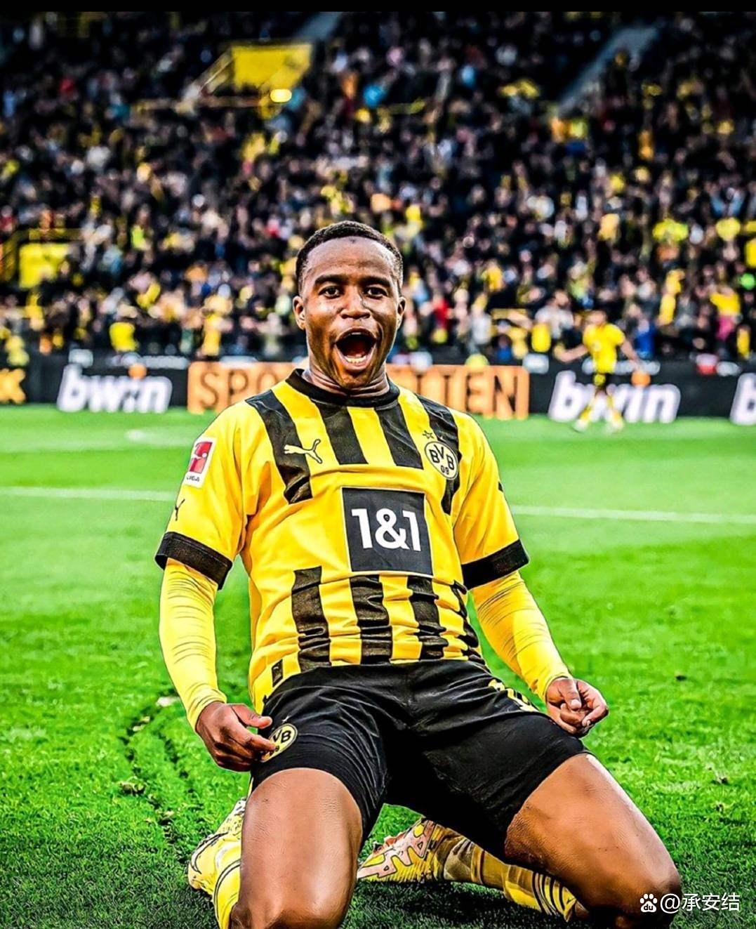 关于今夜体能课后，巴塞罗那防线松动备战欧联，质疑声仍在，年轻球员得到机会的信息