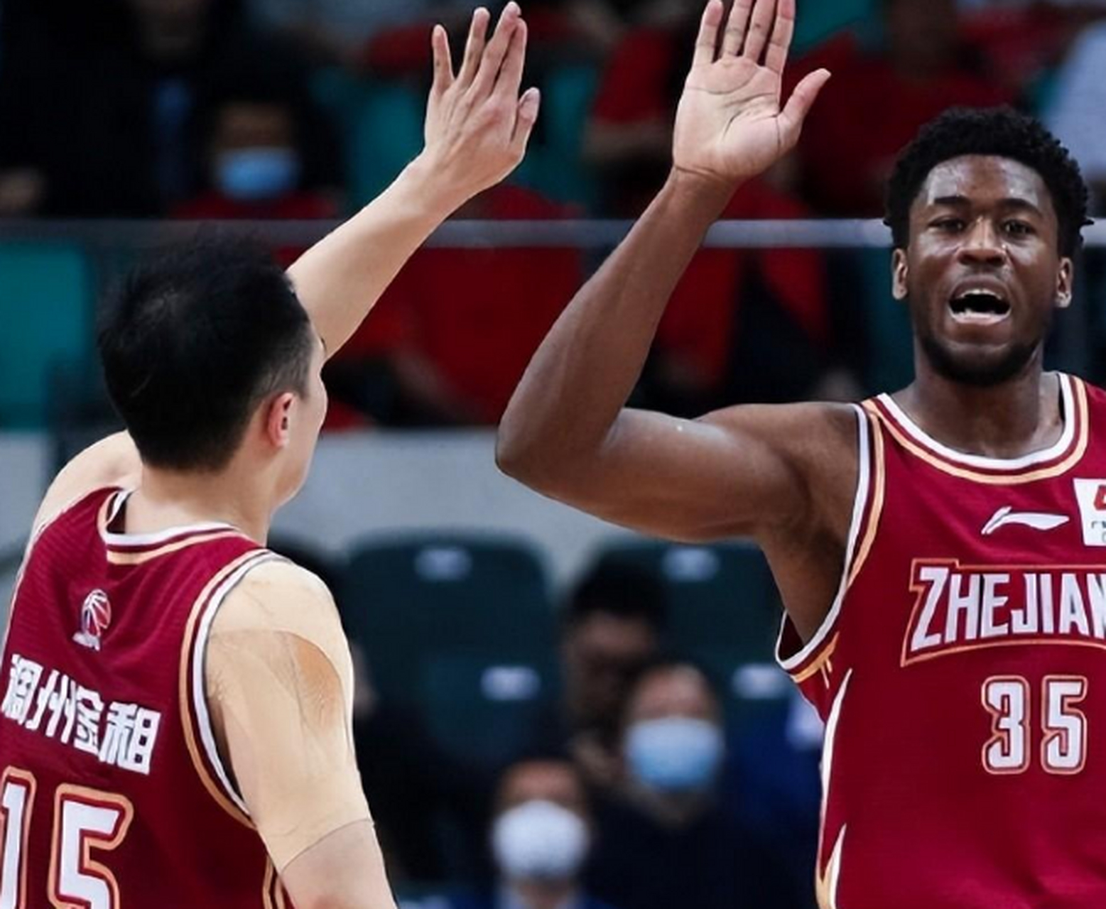 开云体育服务-包含浙江稠州发布备战花絮,集结日队长鼓劲,CBA季后赛任务艰巨,阵容厚度经受考验的词条